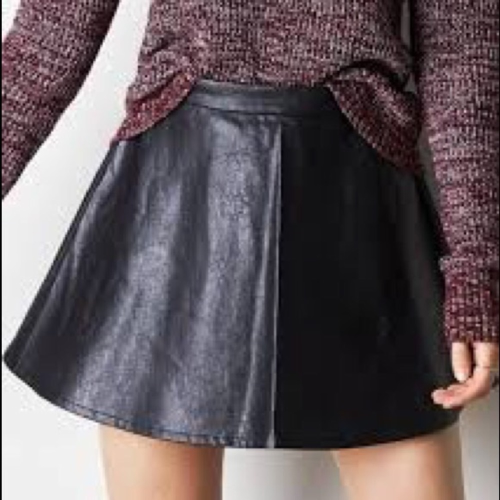 **FINAL PRICE** EUC AE Vegan Leather Skater Skirt